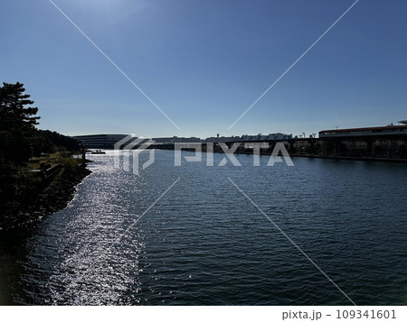 美しい河川の風景 109341601
