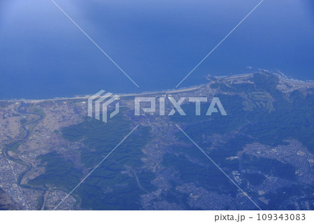 東北の太平洋沿岸上空風景 109343083