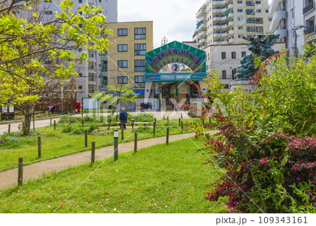 湊川公園の春の風景　神戸市兵庫区にて 109343161