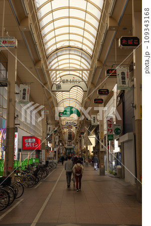 新開地商店街の風景　神戸市兵庫区にて 109343168