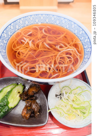 定食屋の蕎麦と漬物 定食屋の蕎麦と漬物 109346805