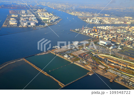 上空より浮島(手前)、東扇島周辺、横浜市方面を望む(神奈川県川崎市)【2023.11】 109348722