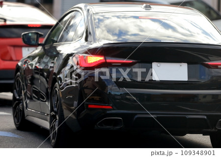 車のテールランプ 109348901