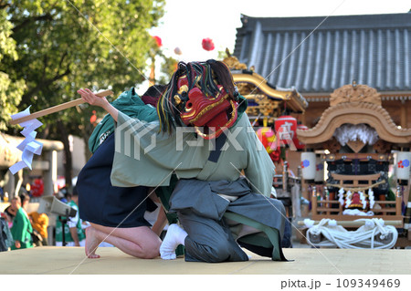 播州姫路の秋祭り　英賀神社の獅子舞　幣の舞 109349469