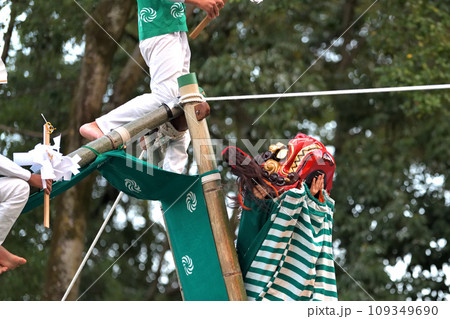 播州姫路の秋祭り 英賀神社の獅子舞 梯子獅子 播州姫路の秋祭り 英賀神社の獅子舞 梯子獅子 109349690