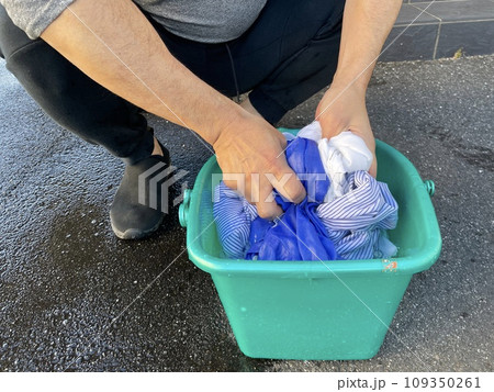 手揉み洗い 109350261