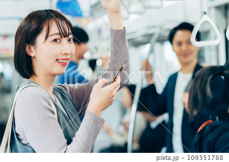 通勤電車　撮影協力「京王電鉄株式会社」 109351788