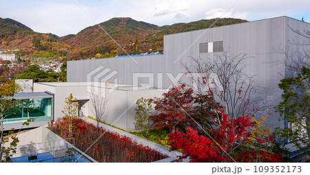 日本建築大賞に輝く長野県立美術館（長野県長野市） 109352173