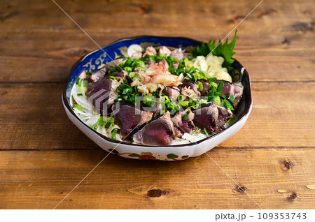 カツオのタタキ カツオのタタキ 109353743