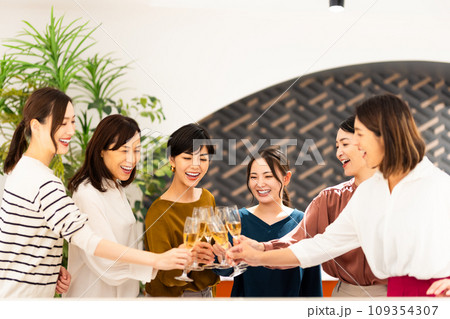 女子会 撮影協力:WEEK芝大門(サンフロンティア不動産) 女子会 撮影協力:WEEK芝大門(サンフロンティア不動産) 109354307