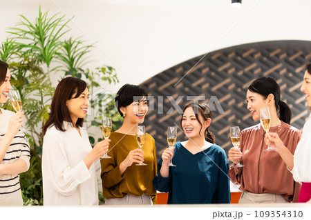 女子会 撮影協力:WEEK芝大門(サンフロンティア不動産) 女子会 撮影協力:WEEK芝大門(サンフロンティア不動産) 109354310