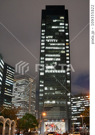 夜の梅田DTタワー 夜の梅田DTタワー 109355822