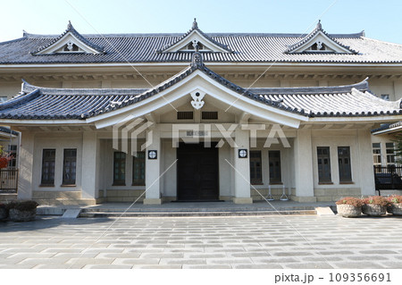 天理高校の正門 109356691