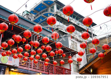 台湾・九份のイメージ（赤提灯） 109367951