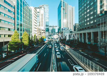 東京再開発 渋谷駅周辺の高層ビルと首都高速の交通 2023.11　a-5 フィルム調 109370409