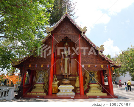 タイ　チェンマイ　ワット・プラ・タート・ドイ・ステープ　5月の晴れの日 109370497