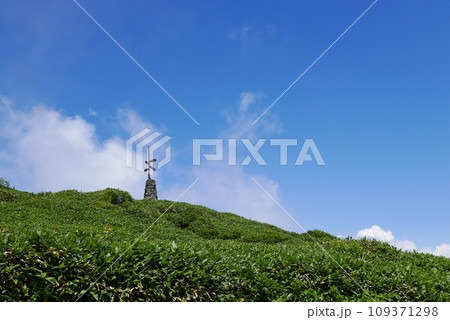 Mount Tanigawa is One of Japanese famous 100 mountains. Mount Tanigawa, Tanigawadake is a craggy, rugged mountain found on the border of Gunma and Niigata prefectures in northern Minakami. 109371298