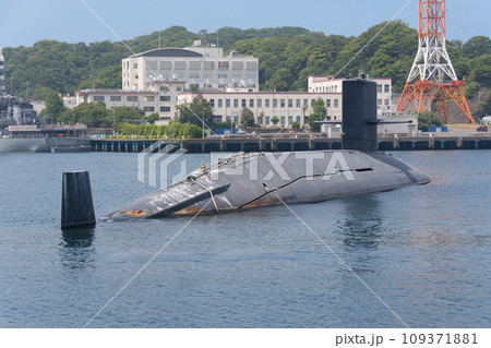 朽ちる海上自衛隊はるしお型潜水艦 109371881