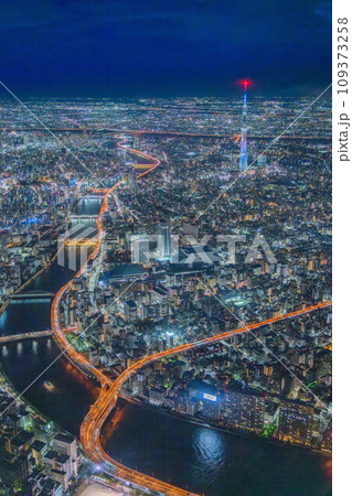 スカイツリーが輝く東京夜景 スカイツリーが輝く東京夜景 109373258