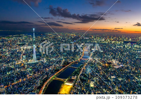 都市風景 スカイツリーのある東京夜景 都市風景 スカイツリーのある東京夜景 109373278