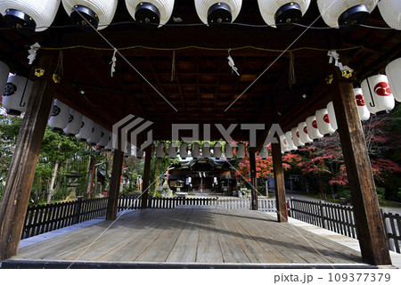 粟田神社　舞殿 109377379