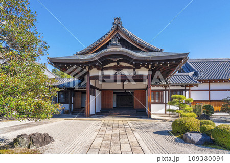 秋の智積院　大書院玄関（京都市東山区） 109380094