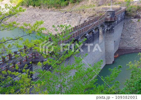 兵庫県淡路島　成相池堰堤 109382001