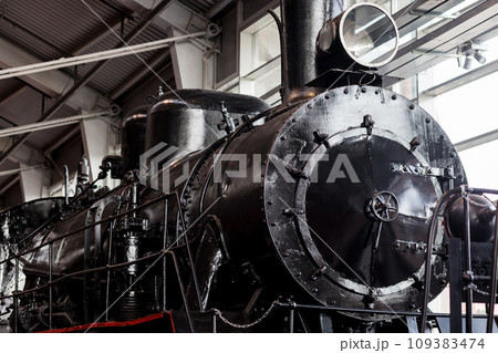 Vintage black steam locomotive train Vintage black steam locomotive train 109383474