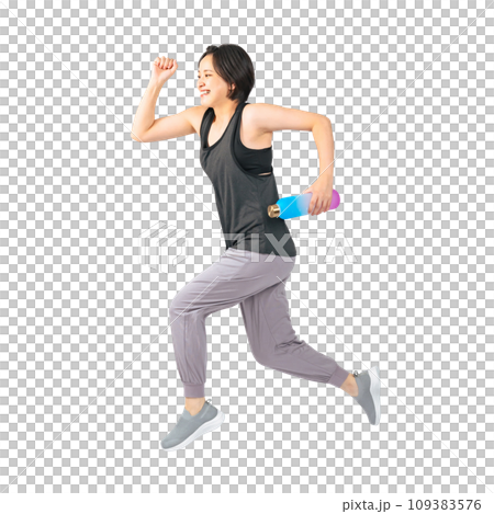 穿著運動服跳躍的女人，裁剪全身照片 109383576