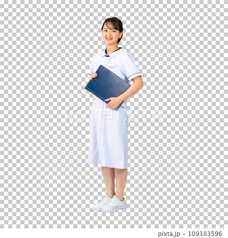 書類を持つ白衣を着た女性 看護師 医師 エステティシャン 切り抜き全身写真 書類を持つ白衣を着た女性 看護師 医師 エステティシャン 切り抜き全身写真 109383596