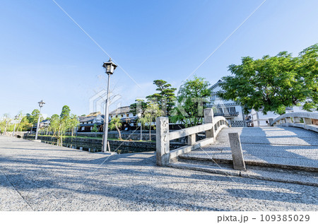 岡山の人気観光スポット　倉敷美観地区のシンボル「中橋」 109385029