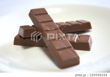スティックタイプのチョコレート 109388294