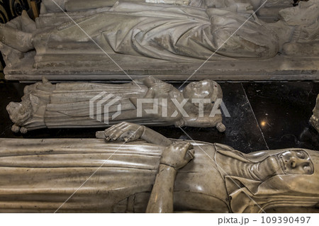 Recumbent statues in basilica of saint-denis,  France 109390497