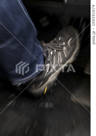「急ブレーキ」や「踏み間違い」のイメージ 「急ブレーキ」や「踏み間違い」のイメージ 109391674