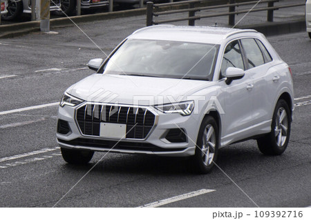 SUV 多用途車 道路走行 SUV 多用途車 道路走行 109392716