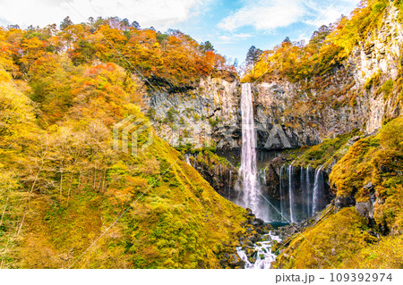 【栃木県】秋の紅葉と華厳の滝(10月) 【栃木県】秋の紅葉と華厳の滝(10月) 109392974