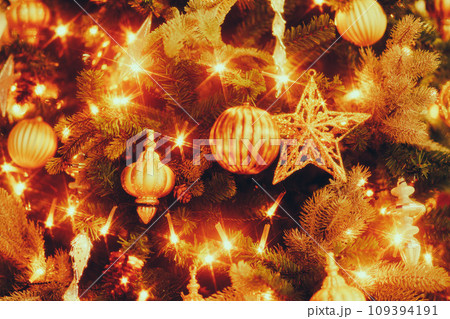 東京のクリスマスツリーの飾り 109394191