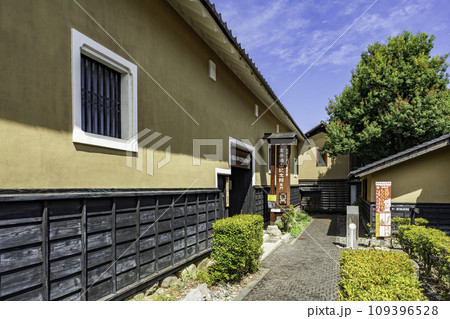 小布施　高井鴻山記念館と栗の小径　長野県小布施町 109396528