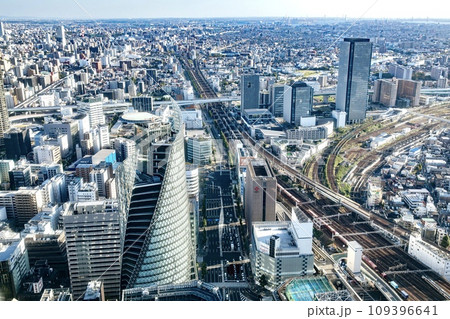 名古屋市、ミッドランドスクエアから眺める名古屋の街並み（金山・ささしまライブ方面） 109396641