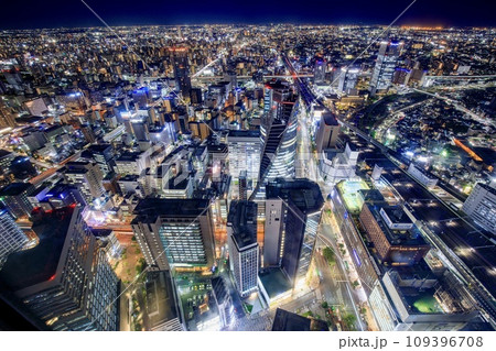 名古屋市、ミッドランドスクエアから眺める名古屋の夜景(金山・ささしまライブ方面) 名古屋市、ミッドランドスクエアから眺める名古屋の夜景(金山・ささしまライブ方面) 109396708