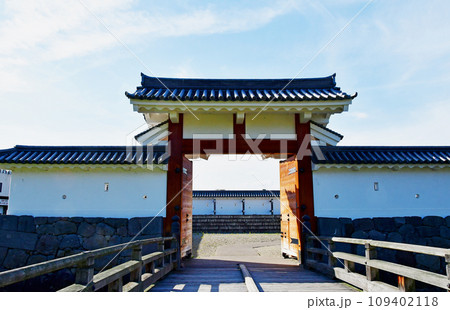 山形市 山形城 国史跡 本丸大手門 桝形 高麗門 大手橋 石垣 土塀 山形市 山形城 国史跡 本丸大手門 桝形 高麗門 大手橋 石垣 土塀 109402118