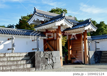 山形市　山形城　国史跡　本丸大手門　桝形　高麗門　大手橋　土塀 109402124