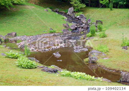 岩手県　平泉　世界遺産　毛越寺　遣水 109402134