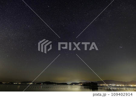 瀬戸内の春の星景 南西の空のオリオン座 瀬戸内の春の星景 南西の空のオリオン座 109402914