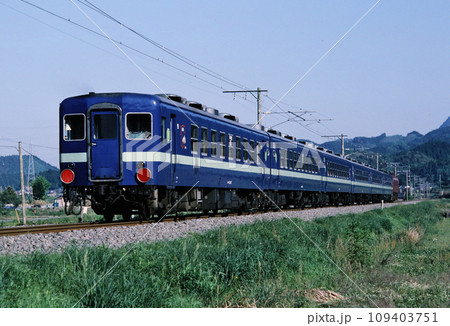 1987年 日豊本線中山香駅付近を走る山編成 1987年 日豊本線中山香駅付近を走る山編成 109403751