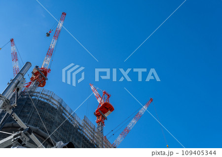 ビル建設現場風景。 109405344