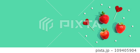 Fresh red strawberries overhead view Fresh red strawberries overhead view 109405904