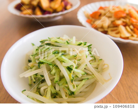 豆苗とモヤシのナムル 109406818