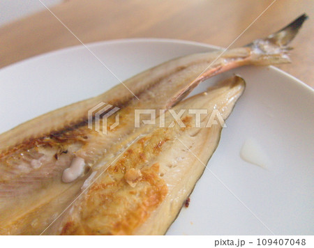 日本食 焼き魚 ほっけの塩焼き 日本食 焼き魚 ほっけの塩焼き 109407048