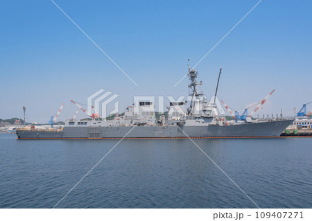 整備中の米海軍イージス艦マクキャンベル 整備中の米海軍イージス艦マクキャンベル 109407271